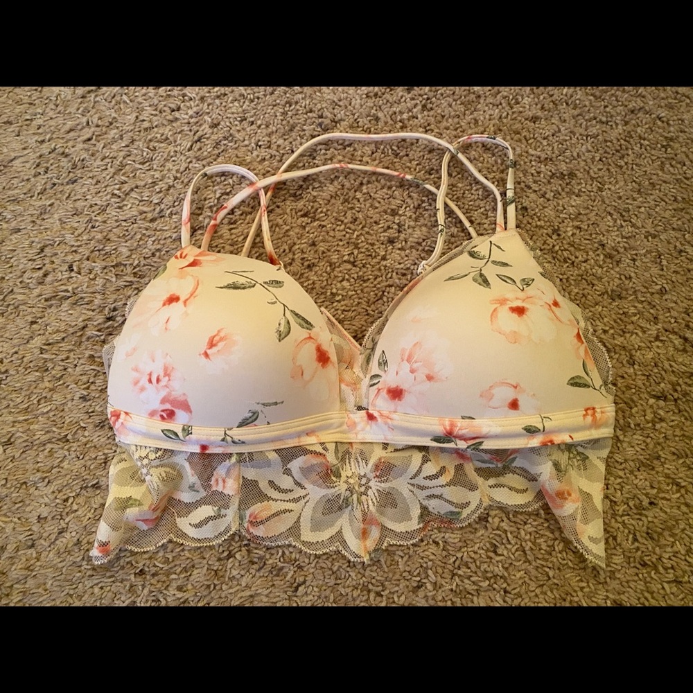 Victoria’s Secret Pink collection bra
